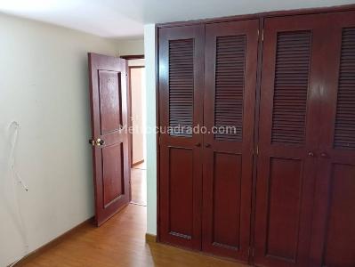 Apartamento de 3 alcobas en venta en El Batán, Bogotá, 71 m² · foto 7 de 20