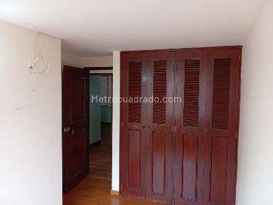 Apartamento de 3 alcobas en venta en El Batán, Bogotá, 71 m² · foto 11 de 20