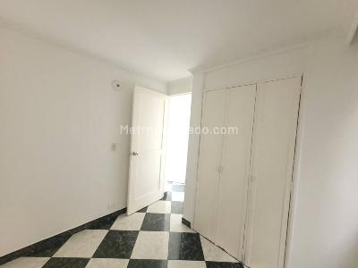 Apartamento de 3 alcobas en arriendo en Pinar De Alamos, Bogotá, 46 m² · foto 13 de 15