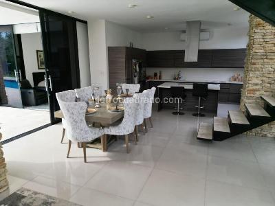 Casa de 5 alcobas en venta en El Cairo, Villavicencio, 650 m² · foto 4 de 8
