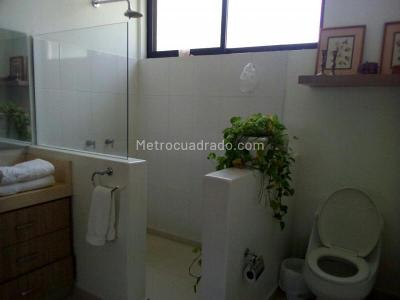 Casa de 5 alcobas en venta en Girardot, Girardot, 674 m² · foto 11 de 20
