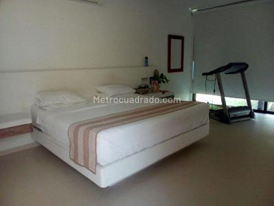 Casa de 5 alcobas en venta en Girardot, Girardot, 674 m² · foto 15 de 20