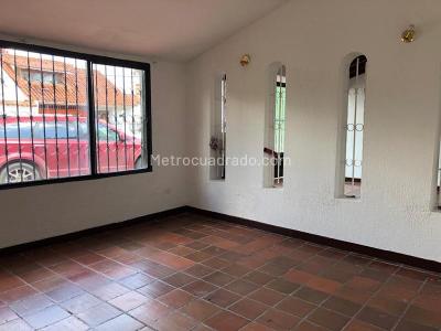 Casa de 4 alcobas en venta en Girardot, Girardot, 250 m² · foto 3 de 9