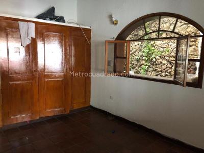 Casa de 4 alcobas en venta en Girardot, Girardot, 250 m² · foto 4 de 9