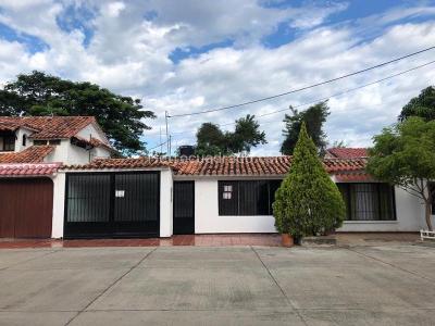 Casa de 4 alcobas en venta en Girardot, Girardot, 250 m² · foto 7 de 9