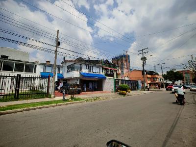 Casa de 5 alcobas en venta en San Nicolas, Bogotá, 309 m² · foto 2 de 4