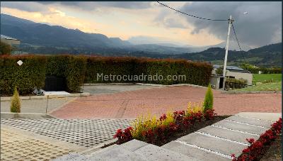 Casa en venta en Altos De Yerbabuena, Chía · foto 2 de 13