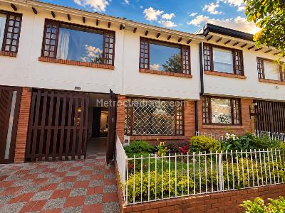 Casa de 5 alcobas en venta en Cedro Golf, Bogotá, 199 m² · foto 2 de 20