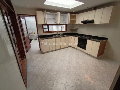 Casa de 5 alcobas en venta en Cedro Golf, Bogotá, 199 m² · foto 12 de 20