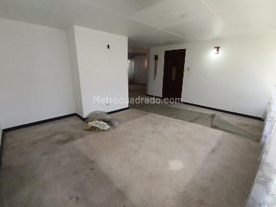 Casa de 4 alcobas en venta en Normandia, Bogotá, 240 m² · foto 4 de 20