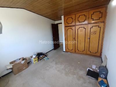 Casa de 4 alcobas en venta en Normandia, Bogotá, 240 m² · foto 18 de 20