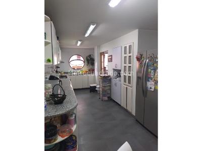 Apartamento de 3 alcobas en venta en Santa Barbara, Bogotá, 180 m² · foto 9 de 20