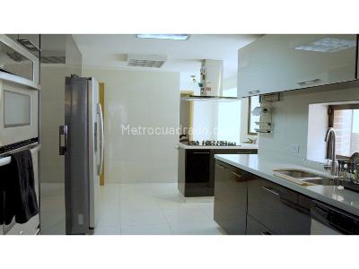 Apartamento de 4 alcobas en venta en La Carolina, Bogotá, 220 m² · foto 7 de 20
