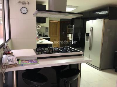Apartamento de 4 alcobas en venta en La Carolina, Bogotá, 220 m² · foto 9 de 20