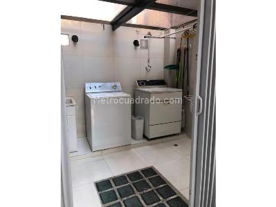 Apartamento de 4 alcobas en venta en La Carolina, Bogotá, 220 m² · foto 10 de 20