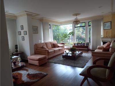 Casa de 4 alcobas en venta en San Jose De Bavaria, Bogotá, 830 m² · foto 2 de 20