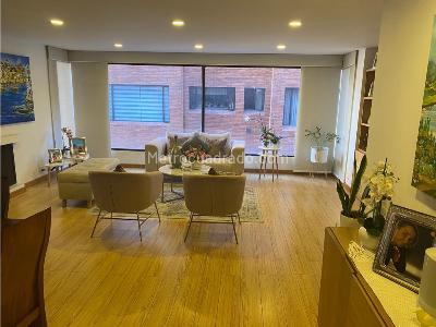 Apartamento de 3 alcobas en venta en Chico, Bogotá, 123 m² · foto 2 de 20