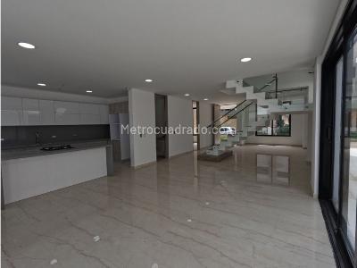 Casa de 5 alcobas en venta en Cali, Cali, 323 m² · foto 3 de 20