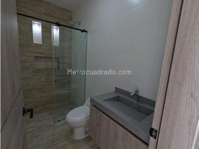 Casa de 5 alcobas en venta en Cali, Cali, 323 m² · foto 13 de 20