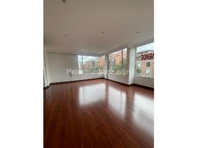 Apartamento de 3 alcobas en venta en Chico, Bogotá, 213 m² · foto 2 de 20