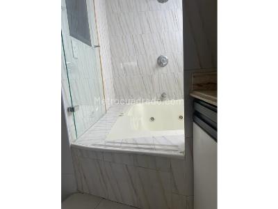 Apartamento de 3 alcobas en venta en Chico, Bogotá, 213 m² · foto 10 de 20