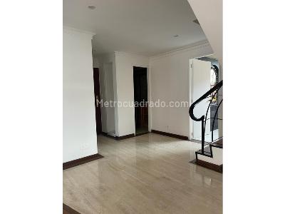 Apartamento de 3 alcobas en venta en Chico, Bogotá, 213 m² · foto 11 de 20