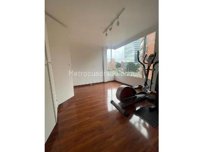 Apartamento de 3 alcobas en venta en Chico, Bogotá, 213 m² · foto 14 de 20