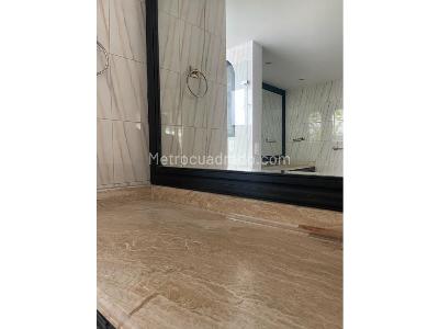 Apartamento de 3 alcobas en venta en Chico, Bogotá, 213 m² · foto 20 de 20