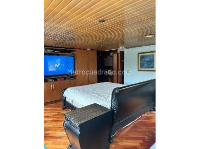 Casa de 5 alcobas en venta en Niza, Bogotá, 521 m² · foto 9 de 20