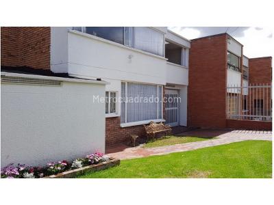 Casa de 5 alcobas en venta en Niza Antigua, Bogotá, 370 m² · foto 3 de 20