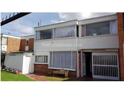 Casa de 5 alcobas en venta en Niza Antigua, Bogotá, 370 m² · foto 19 de 20