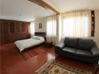 Casa de 3 alcobas en venta en Santa Barbara Central, Bogotá, 370 m² · foto 11 de 20