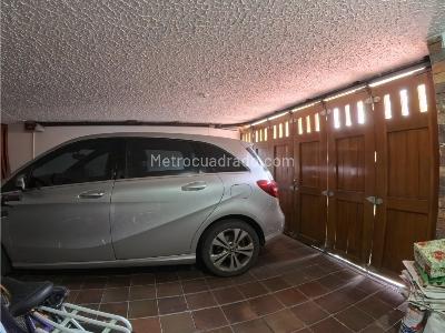 Casa de 3 alcobas en venta en Santa Barbara Central, Bogotá, 370 m² · foto 20 de 20