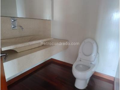 Apartamento de 5 alcobas en arriendo en Santa Barbara Occidental, Bogotá, 340 m² · foto 9 de 20