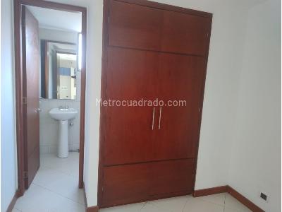 Apartamento de 5 alcobas en arriendo en Santa Barbara Occidental, Bogotá, 340 m² · foto 17 de 20