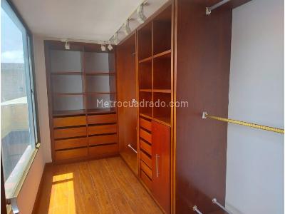 Apartamento de 5 alcobas en arriendo en Santa Barbara Occidental, Bogotá, 340 m² · foto 19 de 20