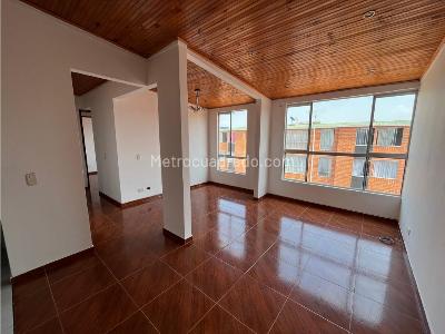 Apartamento de 2 alcobas en venta en Ciudad Verde Azafran, Soacha, 51 m² · foto 2 de 16