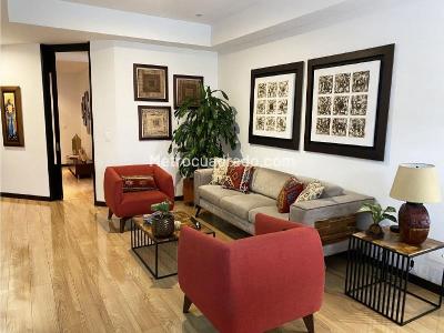 Apartamento de 3 alcobas en venta en Santa Barbara, Bogotá, 127 m² · foto 2 de 19