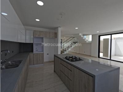 Casa de 5 alcobas en venta en Cali, Cali, 323 m² · foto 9 de 20