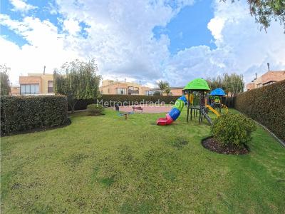 Casa de 3 alcobas en venta en Casablanca Suba, Bogotá, 225 m² · foto 3 de 18