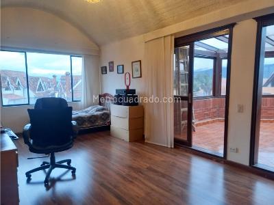 Casa de 4 alcobas en venta en San Jose De Bavaria, Bogotá, 830 m² · foto 2 de 20
