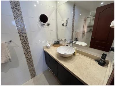 Apartamento de 3 alcobas en venta en Santa Barbara, Bogotá, 107 m² · foto 8 de 20