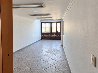 Casa de 5 alcobas en venta en Jazmin, Bogotá, 200 m² · foto 6 de 20