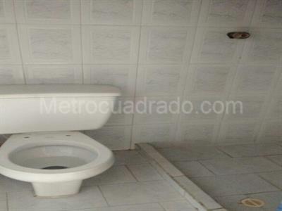 Casa de 5 alcobas en venta en Comuneros, Bucaramanga, 300 m² · foto 11 de 15