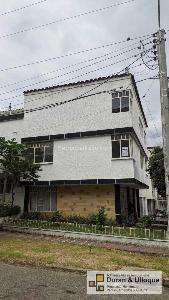 Casa de 5 alcobas en venta en Conucos, Bucaramanga, 247 m² · foto 3 de 20
