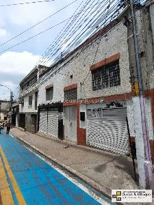 Casa de 5 alcobas en venta en Antonia Santos Centro, Bucaramanga, 459 m² · foto 2 de 20
