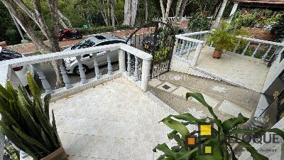 Casa de 5 alcobas en venta en Fontana, Bucaramanga, 283 m² · foto 3 de 20