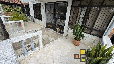 Casa de 5 alcobas en venta en Fontana, Bucaramanga, 283 m² · foto 2 de 20