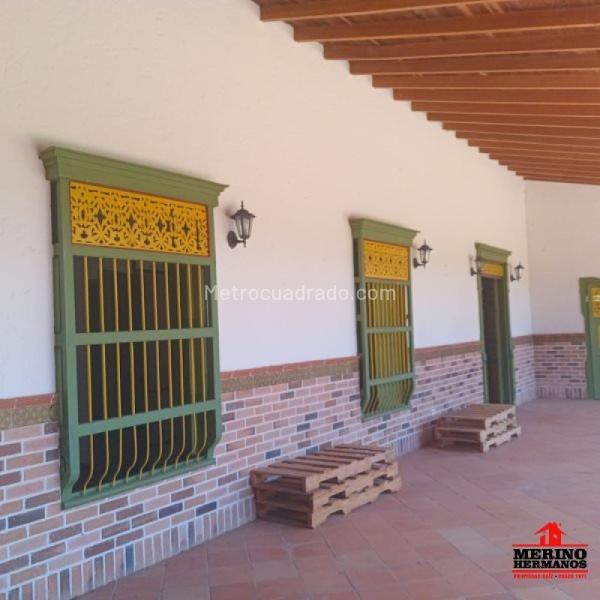 3BR House in Vereda La Mosquita (240 m²) - 3