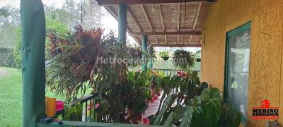 Casa de 3 alcobas en venta en Vereda Santa Barbara, Rionegro, 230 m² · foto 14 de 20